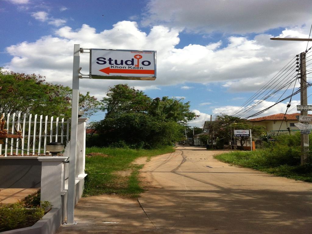 Studio Khon Kaen By Icheck Inn Exteriör bild