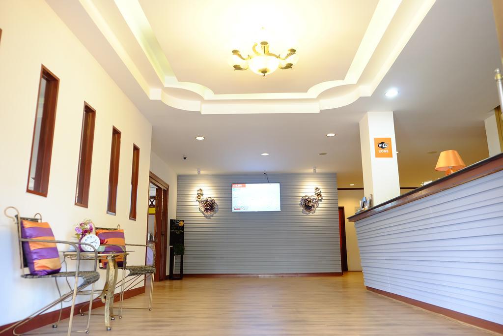 Studio Khon Kaen By Icheck Inn Exteriör bild